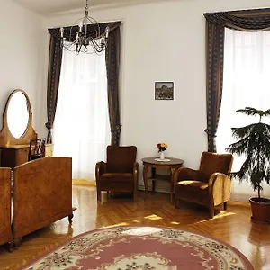 rezervați aici