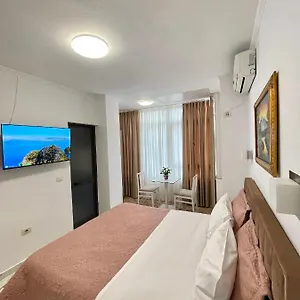 rezervați aici